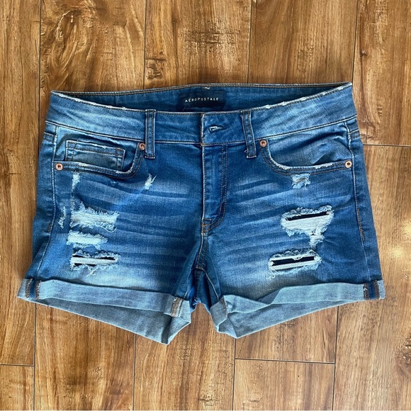 AEROPOSTALE Women’s Midi Blue Distressed Denim Shorts Size 6 - Picture 1 of 9